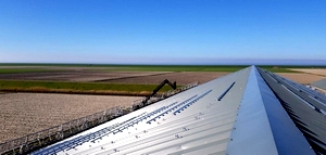 Fries Duurzaam Bedrijf  plaatst 1.690 zonnepanelen bij Rodenhuis Agro, foto: FDB
